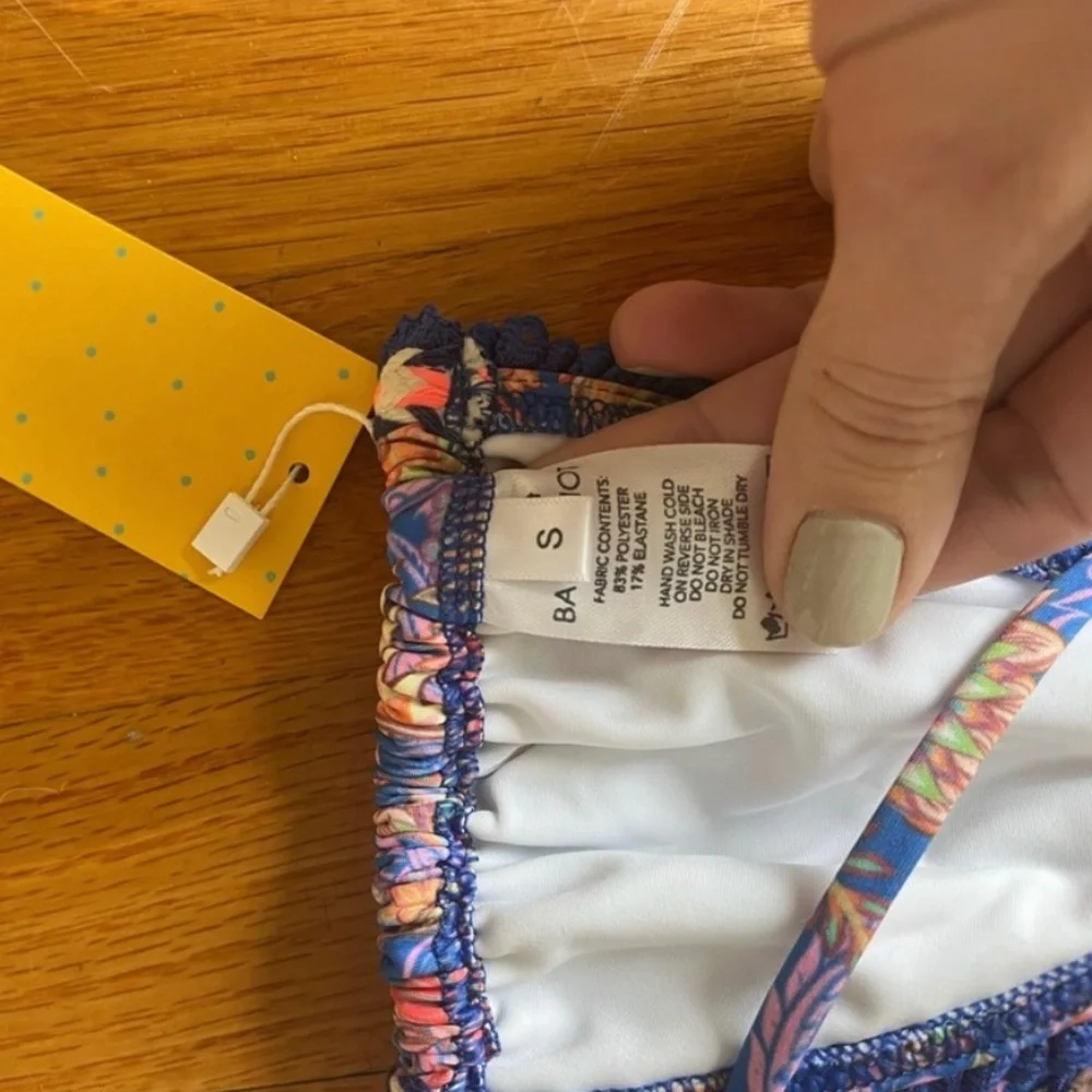 BNWT Bananhot Spring Bikini Top size Small - Picture 5 of 6